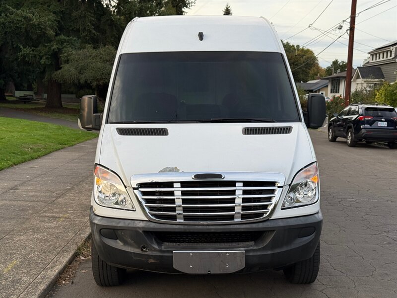 2010 Freightliner Sprinter 2500 - Photo 4 - Portland, OR 97202