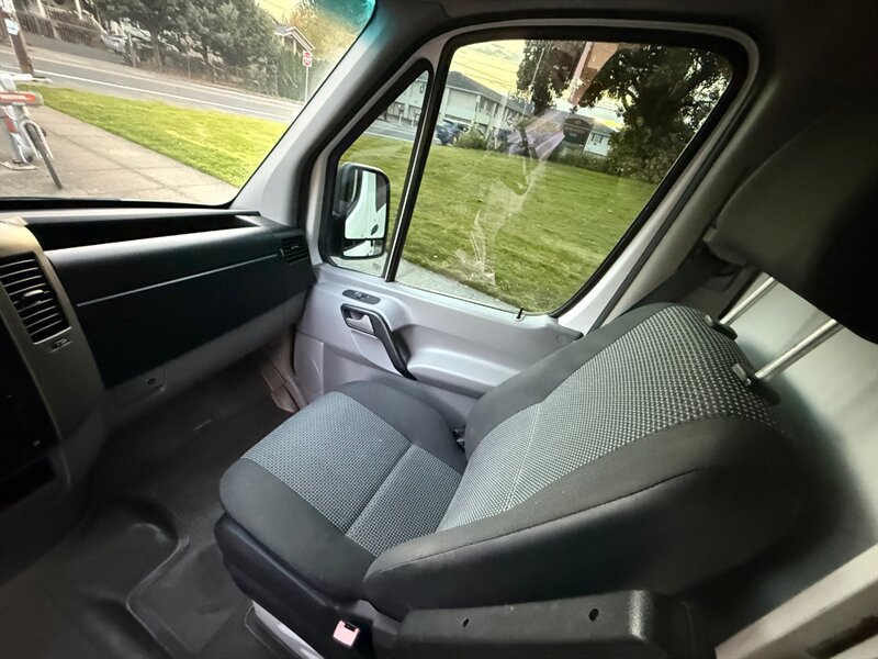 2010 Freightliner Sprinter 2500 - Photo 14 - Portland, OR 97202
