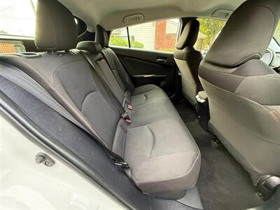 2019 Toyota Prius L Eco - Photo 11 - Portland, OR 97202