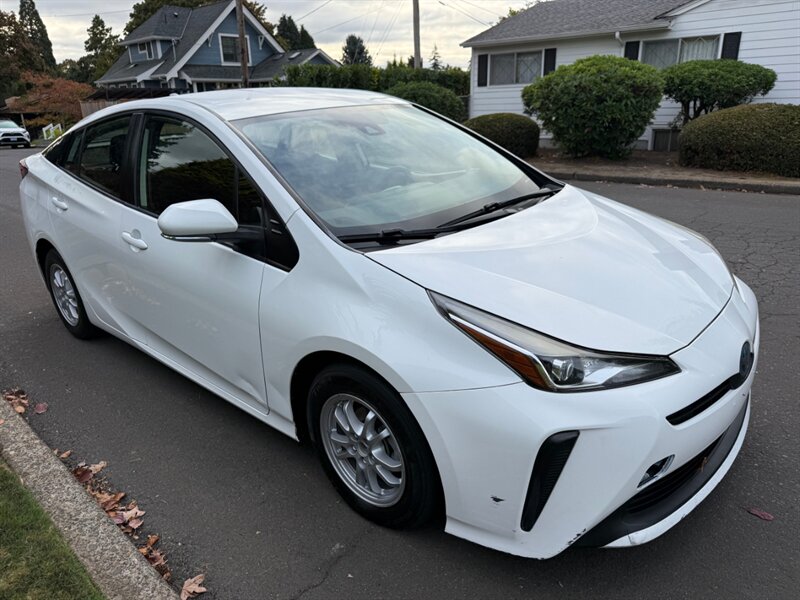 2019 Toyota Prius L Eco - Photo 6 - Portland, OR 97202