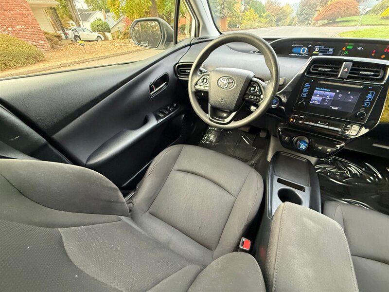 2019 Toyota Prius L Eco - Photo 16 - Portland, OR 97202