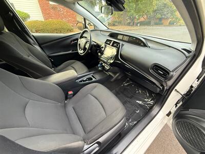 2019 Toyota Prius L Eco - Photo 9 - Portland, OR 97202