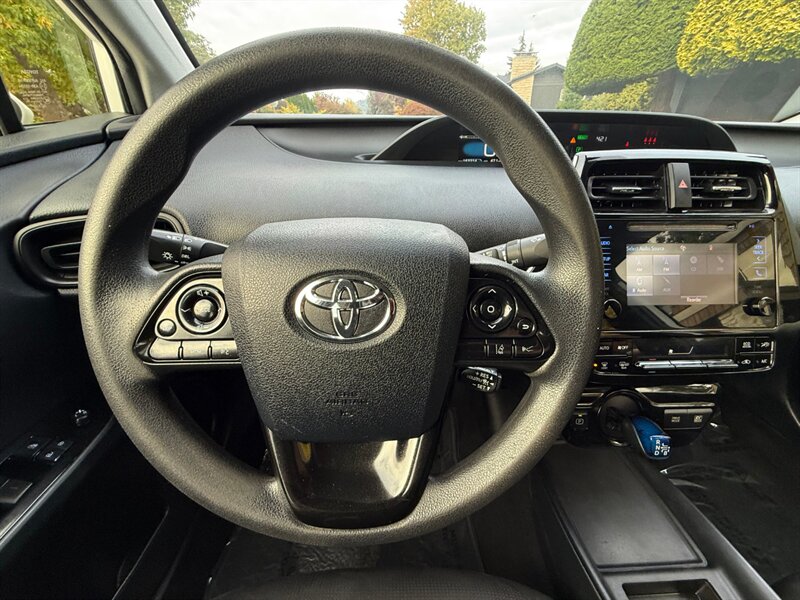 2019 Toyota Prius L Eco - Photo 17 - Portland, OR 97202