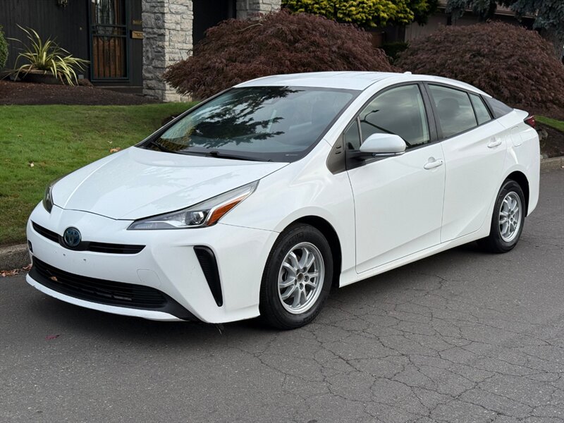 2019 Toyota Prius L Eco   - Photo 1 - Portland, OR 97202