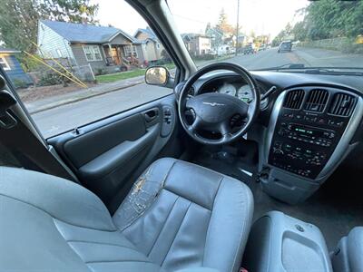 2006 Chrysler Town & Country Touring   - Photo 21 - Portland, OR 97202