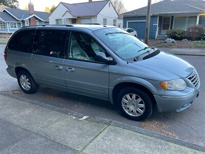 2006 Chrysler Town & Country Touring   - Photo 6 - Portland, OR 97202