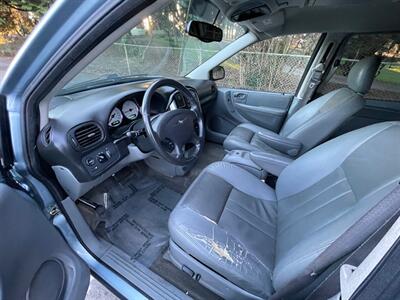 2006 Chrysler Town & Country Touring   - Photo 8 - Portland, OR 97202