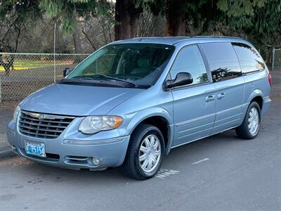 2006 Chrysler Town & Country Touring  