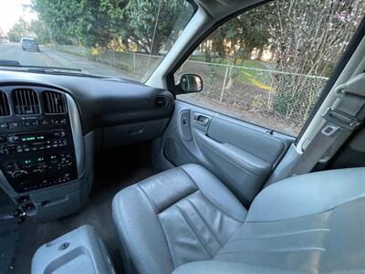 2006 Chrysler Town & Country Touring   - Photo 20 - Portland, OR 97202