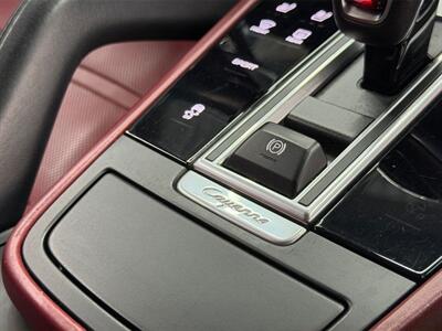 2022 Porsche Cayenne Platinum Edition   - Photo 21 - Lennox, CA 90304