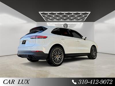 2022 Porsche Cayenne Platinum Edition   - Photo 25 - Lennox, CA 90304