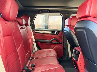 2022 Porsche Cayenne Platinum Edition   - Photo 17 - Lennox, CA 90304