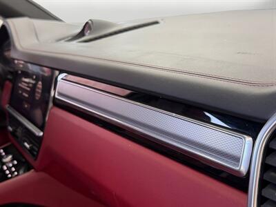 2022 Porsche Cayenne Platinum Edition   - Photo 18 - Lennox, CA 90304