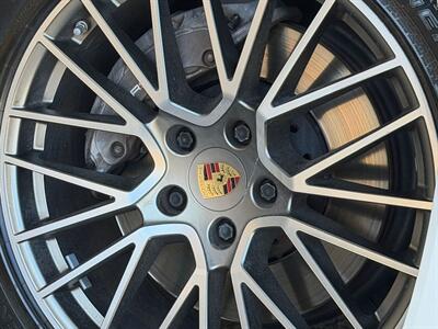 2022 Porsche Cayenne Platinum Edition   - Photo 30 - Lennox, CA 90304