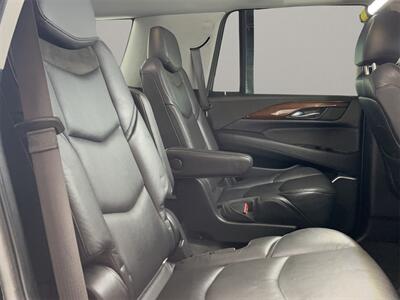 2020 Cadillac Escalade Luxury   - Photo 16 - Lennox, CA 90304