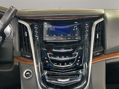 2020 Cadillac Escalade Luxury   - Photo 14 - Lennox, CA 90304