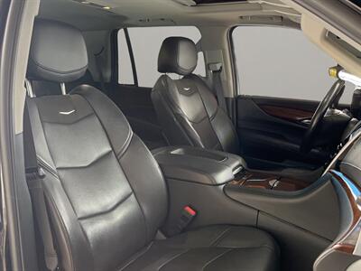 2020 Cadillac Escalade Luxury   - Photo 15 - Lennox, CA 90304