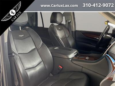 2020 Cadillac Escalade Luxury   - Photo 15 - Lennox, CA 90304