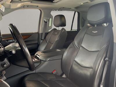 2020 Cadillac Escalade Luxury   - Photo 9 - Lennox, CA 90304