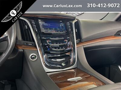 2020 Cadillac Escalade Luxury   - Photo 14 - Lennox, CA 90304