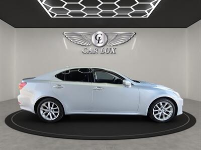 2012 Lexus IS   - Photo 8 - Lennox, CA 90304