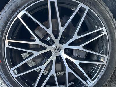 2023 Porsche Macan   - Photo 19 - Lennox, CA 90304
