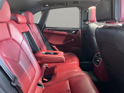 2023 Porsche Macan   - Photo 15 - Lennox, CA 90304