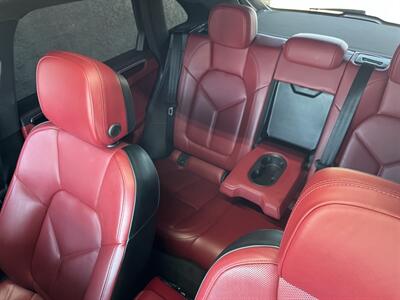 2023 Porsche Macan   - Photo 24 - Lennox, CA 90304