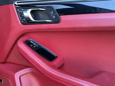 2023 Porsche Macan   - Photo 25 - Lennox, CA 90304