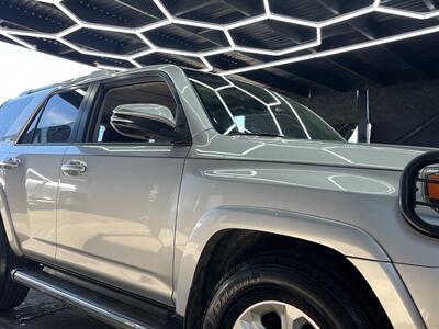 2017 Toyota 4Runner SR5   - Photo 21 - Lennox, CA 90304
