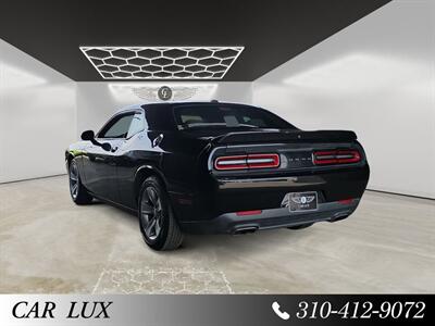 2020 Dodge Challenger SXT   - Photo 3 - Lennox, CA 90304