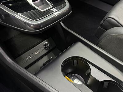 2022 Audi Q4 e-tron Prestige quattro - Photo 25 - Lennox, CA 90304