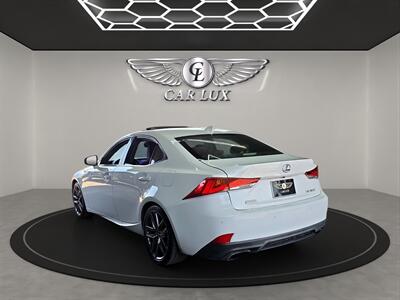 2018 Lexus IS 300   - Photo 5 - Lennox, CA 90304