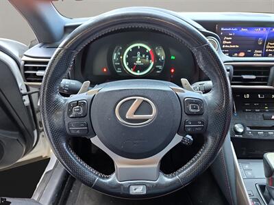 2018 Lexus IS 300   - Photo 10 - Lennox, CA 90304