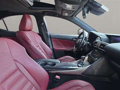 2018 Lexus IS 300   - Photo 16 - Lennox, CA 90304