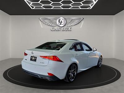 2018 Lexus IS 300   - Photo 7 - Lennox, CA 90304