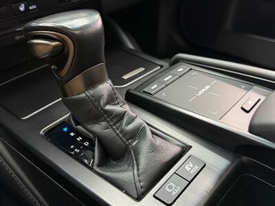 2022 Lexus ES 300h 300h - Photo 23 - Lennox, CA 90304