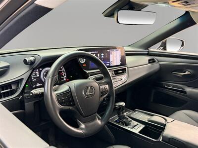 2022 Lexus ES 300h 300h - Photo 16 - Lennox, CA 90304