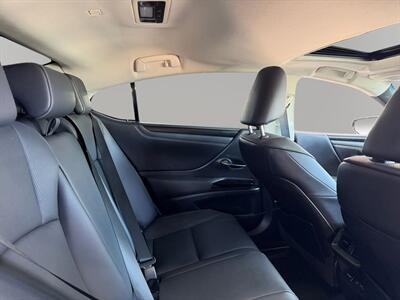 2022 Lexus ES 300h 300h - Photo 18 - Lennox, CA 90304