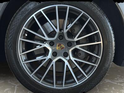 2019 Porsche Cayenne S - Photo 14 - Lennox, CA 90304