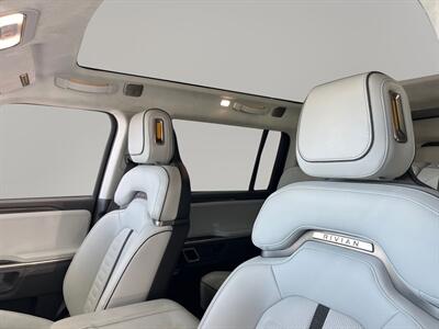 2023 Rivian R1S Adventure - Photo 9 - Lennox, CA 90304