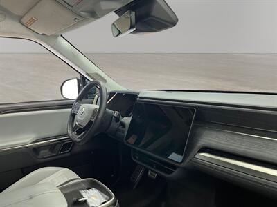 2023 Rivian R1S Adventure - Photo 16 - Lennox, CA 90304