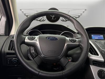 2014 Ford Focus SE   - Photo 12 - Lennox, CA 90304