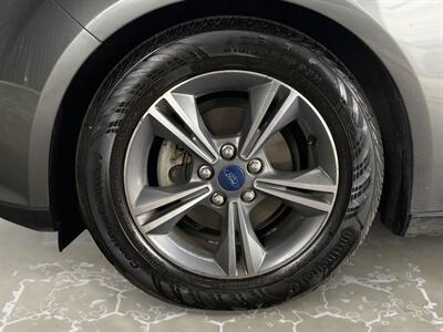 2014 Ford Focus SE   - Photo 14 - Lennox, CA 90304