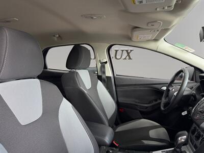2014 Ford Focus SE   - Photo 15 - Lennox, CA 90304