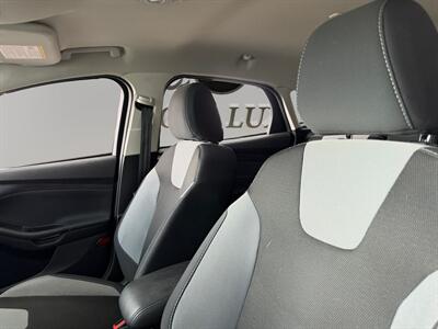2014 Ford Focus SE   - Photo 9 - Lennox, CA 90304