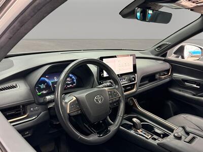 2024 Toyota Grand Highlander Hybrid MAX Limited   - Photo 16 - Lennox, CA 90304