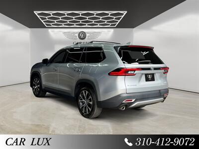 2024 Toyota Grand Highlander Hybrid MAX Limited   - Photo 3 - Lennox, CA 90304