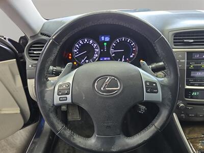 2011 Lexus IS 250   - Photo 12 - Lennox, CA 90304