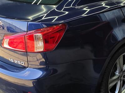 2011 Lexus IS 250   - Photo 27 - Lennox, CA 90304